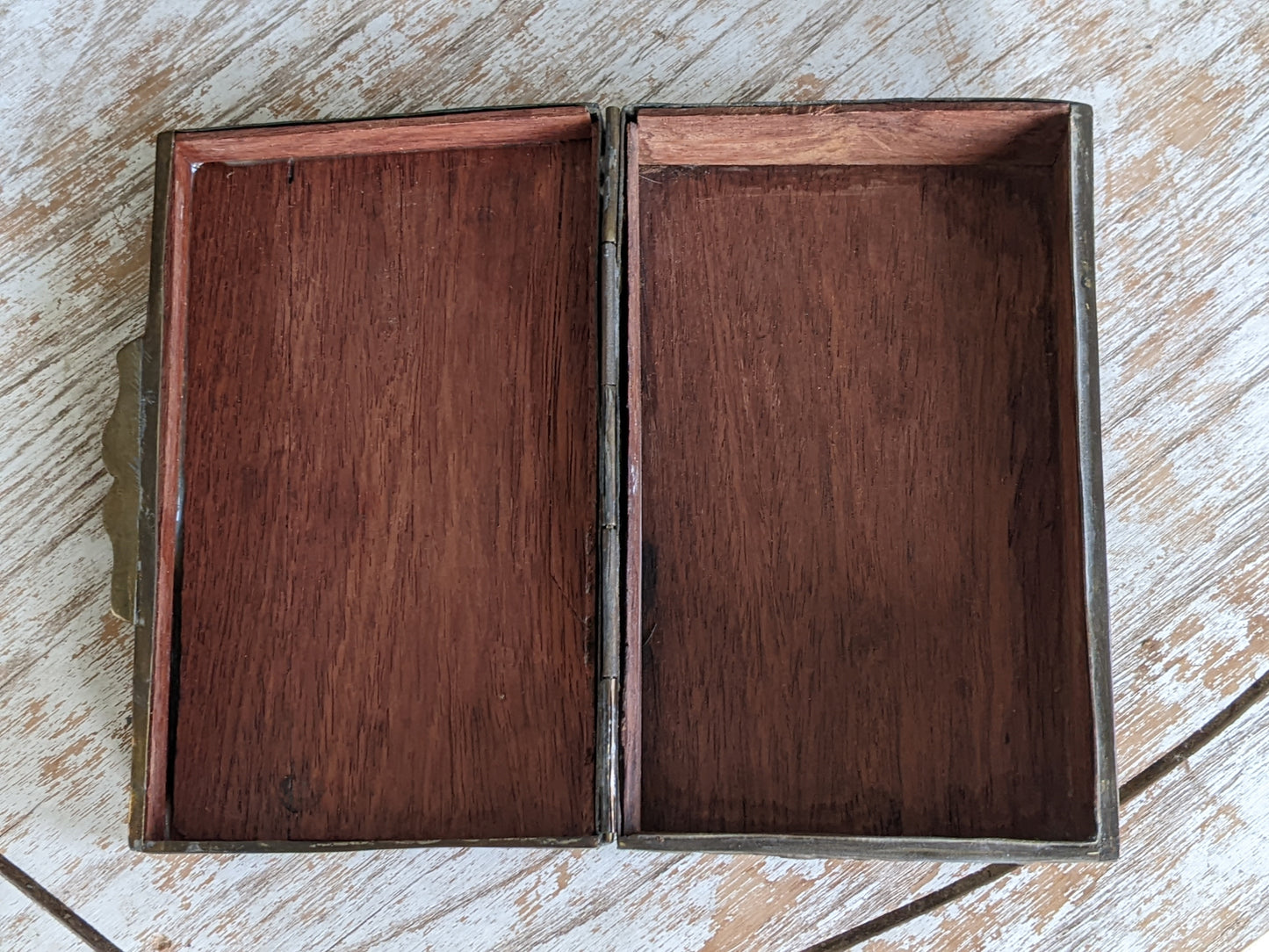VIntage Chinese Foo Embossed Relief Cedar Box Trinket Cigarette Brass Finish !! Awesome Vintage Gifts !! Unique Gift Ideas !!