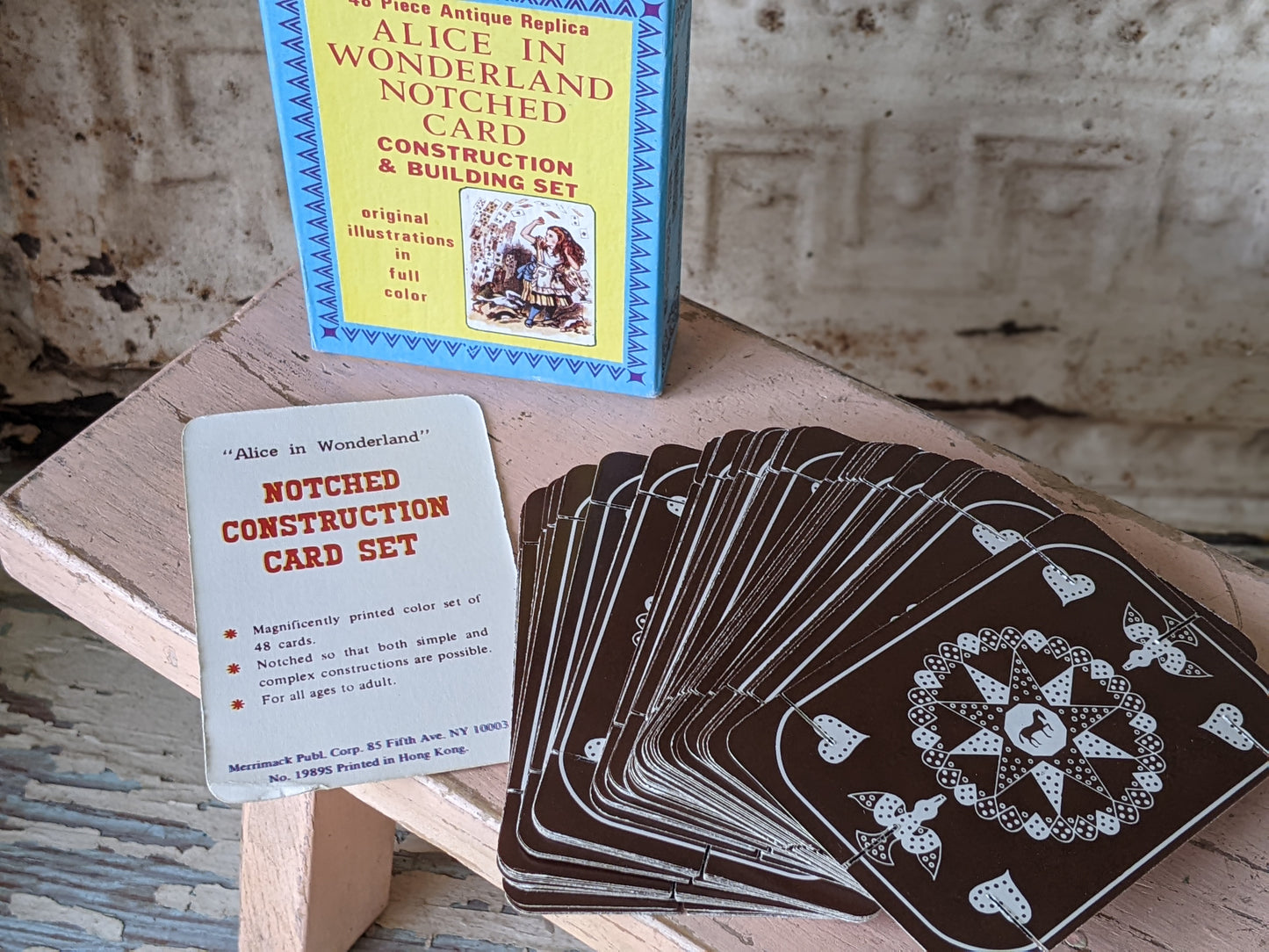 1970s Alice In Wonderland !! Complete !! Notched Construction Card Set !! Amazing Vintage Gifts !! Nostalgia Retro Gift Ideas !!