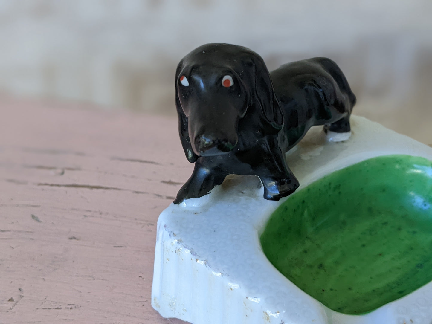 1950s Dachshund Charming Ashtray !! Rare !! Hand-Painted Porcelain Japan !! Awesome Unusual Gifts !! Retro Style Gift Ideas !!