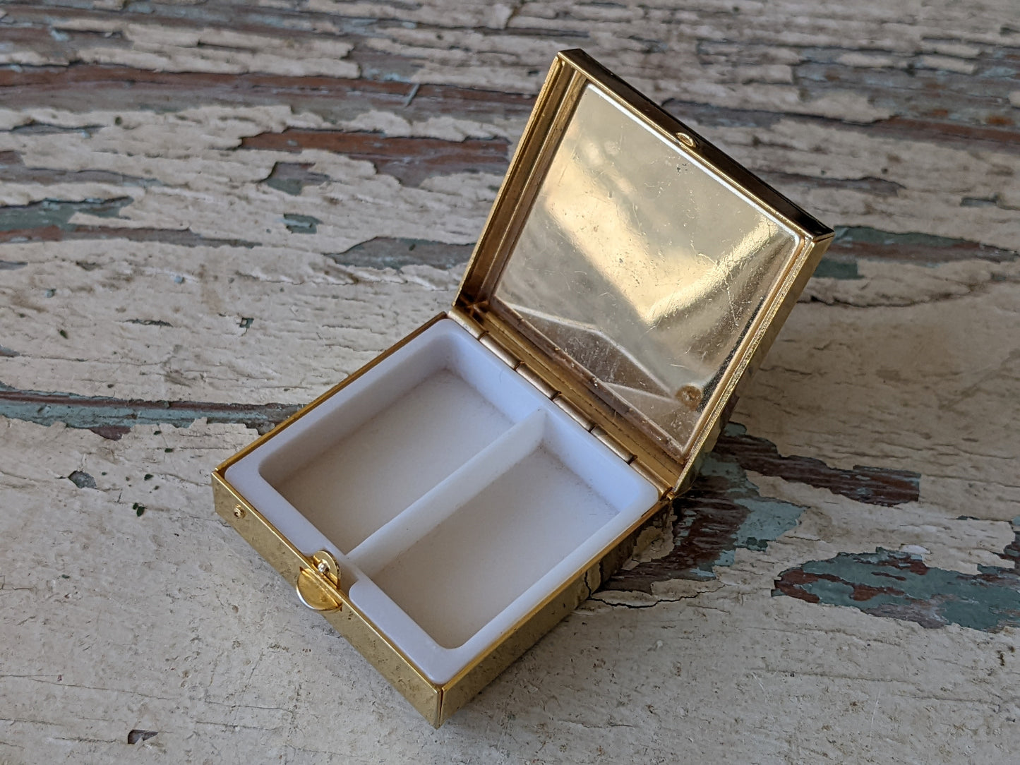 1960s Cloisonne Enamel Floral Square Pill Box !! Collectible Vintage Gifts !!