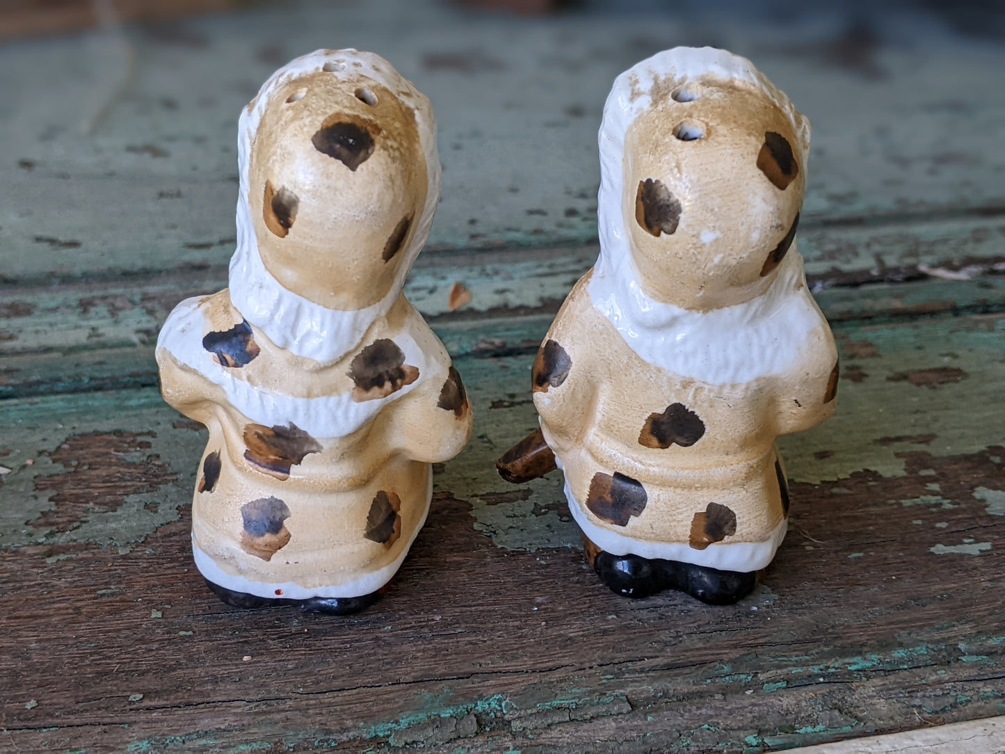 1950s Eskimos Salt Pepper Shakers on Canoe by Victoria Ceramics !! Classic Spicy Vintage Gifts & Collectibles