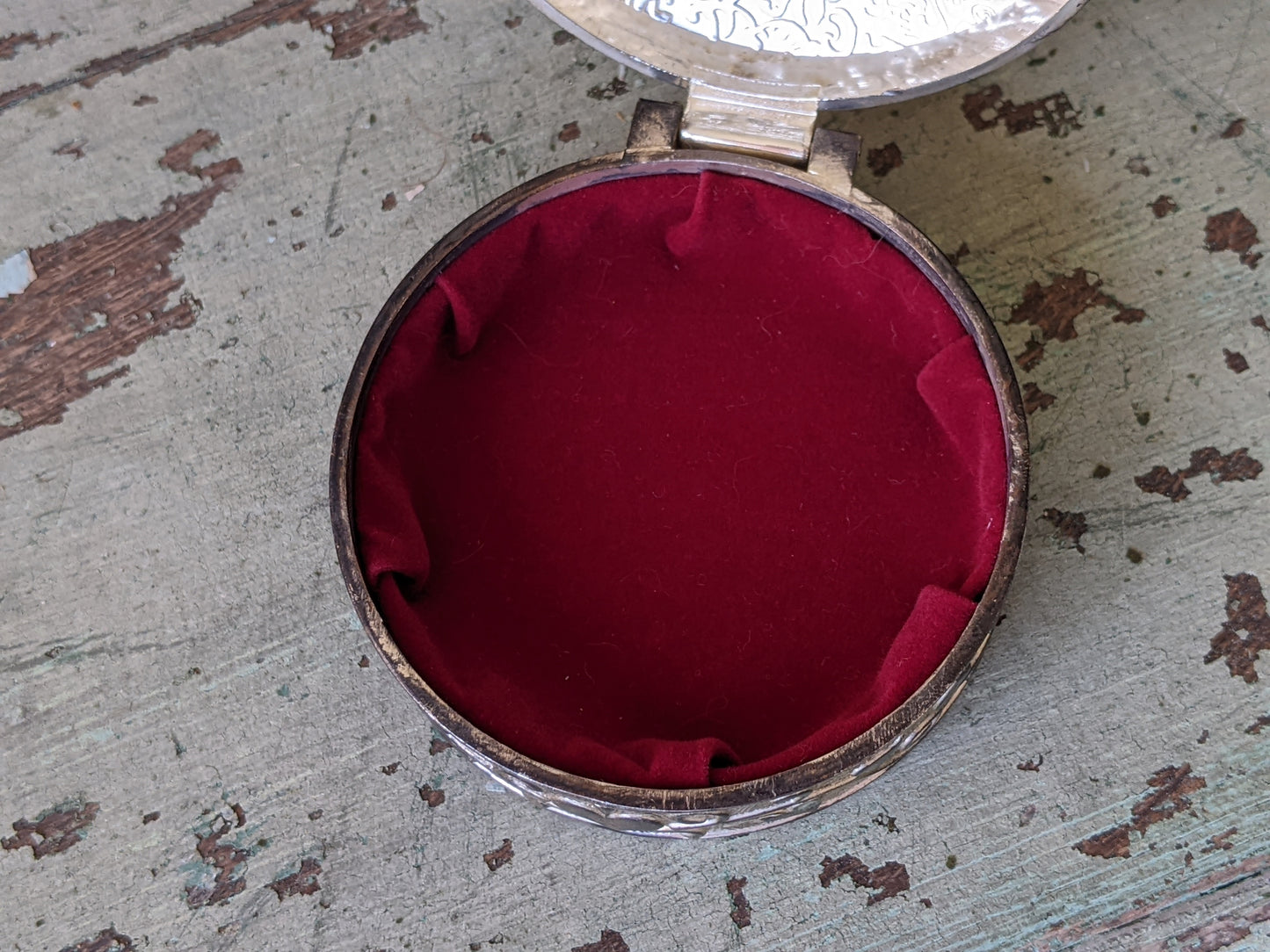 1950s Spades Round Trinket Box w Plumb Cherry Red Velvet Silver Brushed Nickel Finish !! Made In Japan !! Awesome Vintage Gift !!