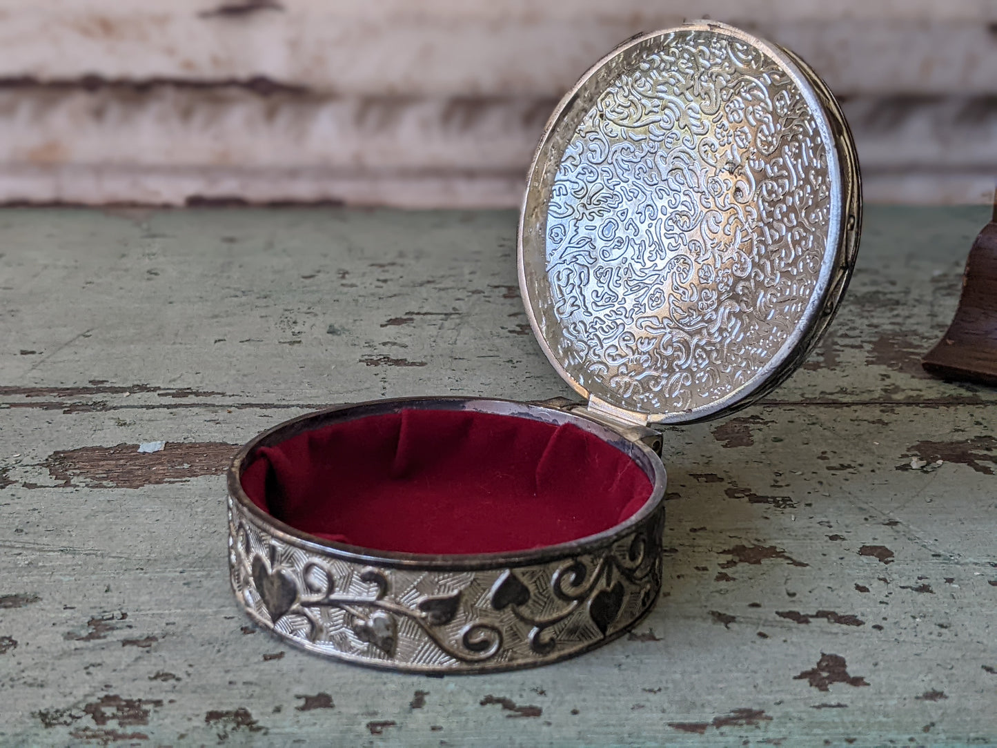 1950s Spades Round Trinket Box w Plumb Cherry Red Velvet Silver Brushed Nickel Finish !! Made In Japan !! Awesome Vintage Gift !!