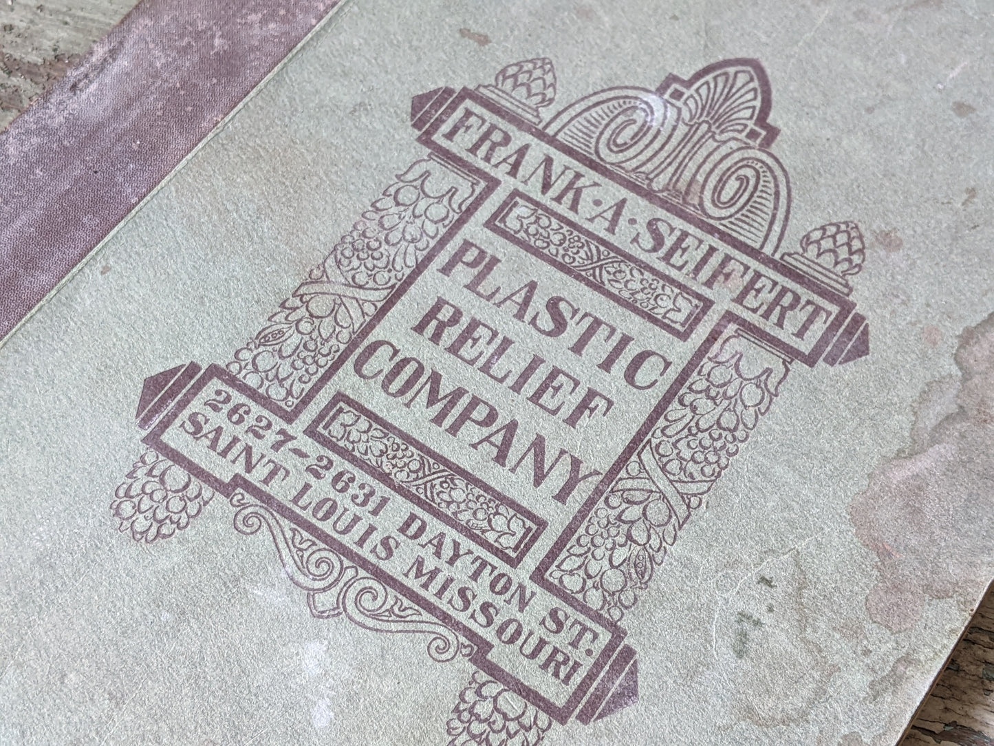 1909 Frank A. Seifert Plastic Relief Company No. 2 Original Green Soft Cover Catalog 125 Pages !! Amazing Rare Antique Gifts & Collectibles