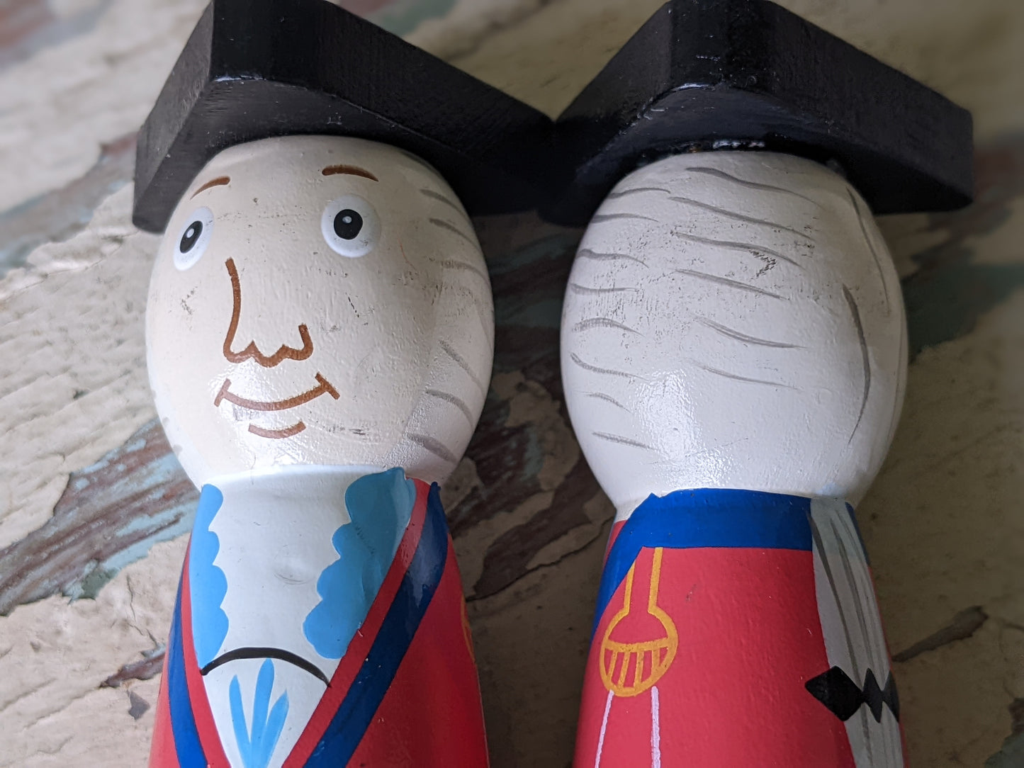 Vintage Wooden Bowling Set Colonial Williamsburg Redcoats Revolution 6 pcs Ball !! Joyful Vintage Souvenir Gifts & Collectibles