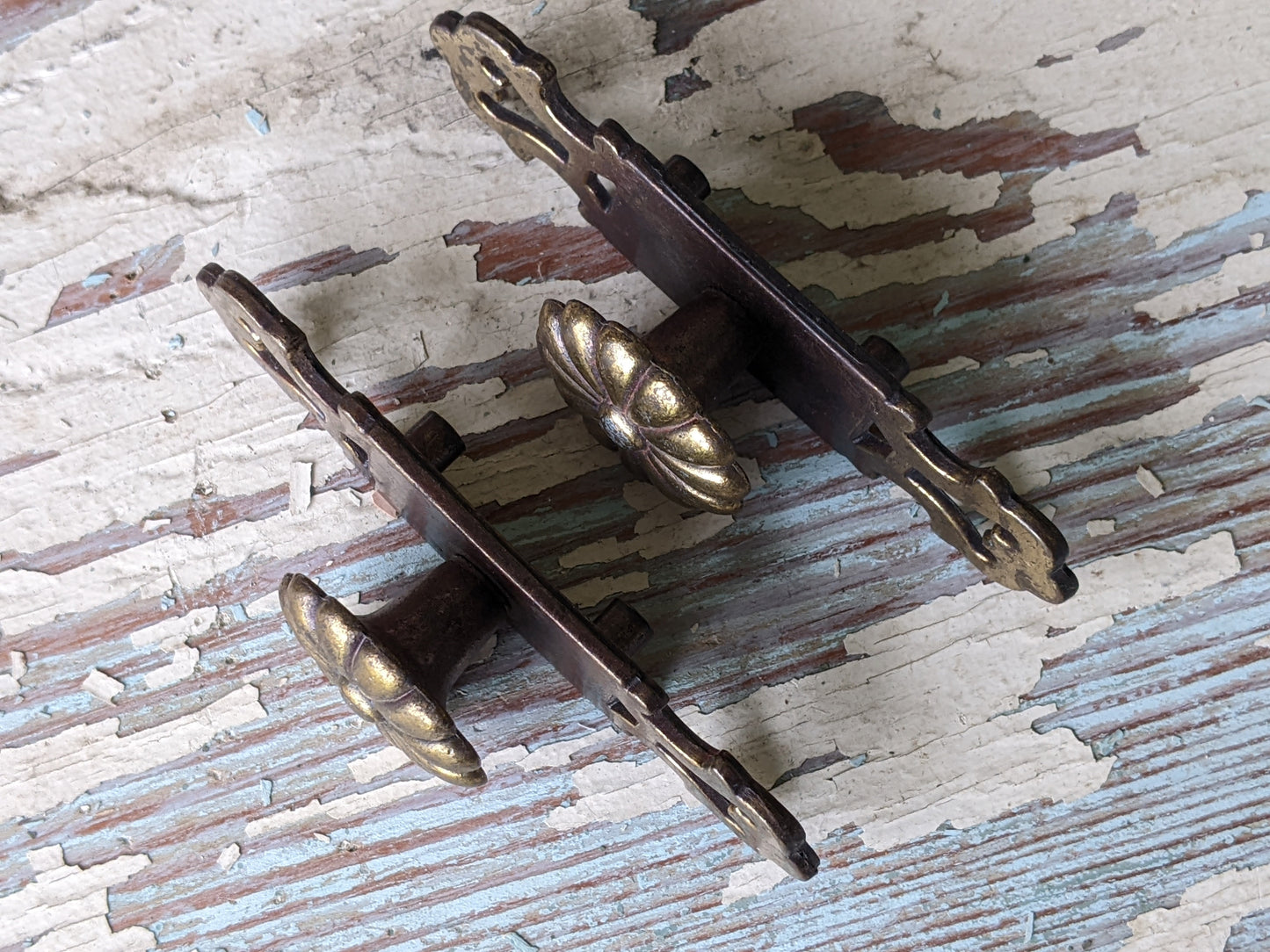 1960s Flower Daisy Cabinet Drawer Pull Brass Finish With Mounting Plate No.1808 K2500 !! Rare Vintage Hardware & Restoration Gifts