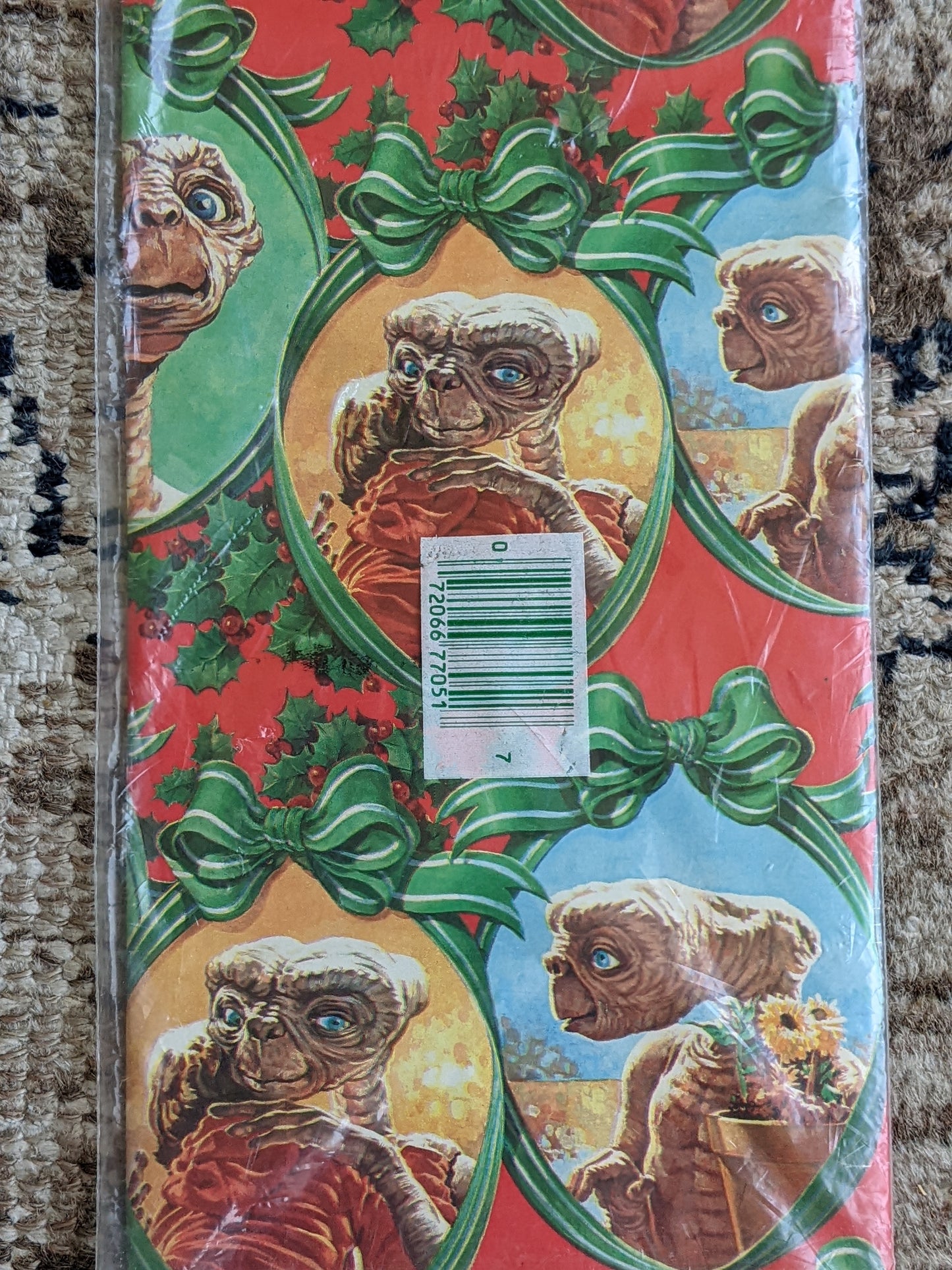 1982 E.T. The Extra-Terrestrial Christmas Gift Wrap Paper **New Old Stock