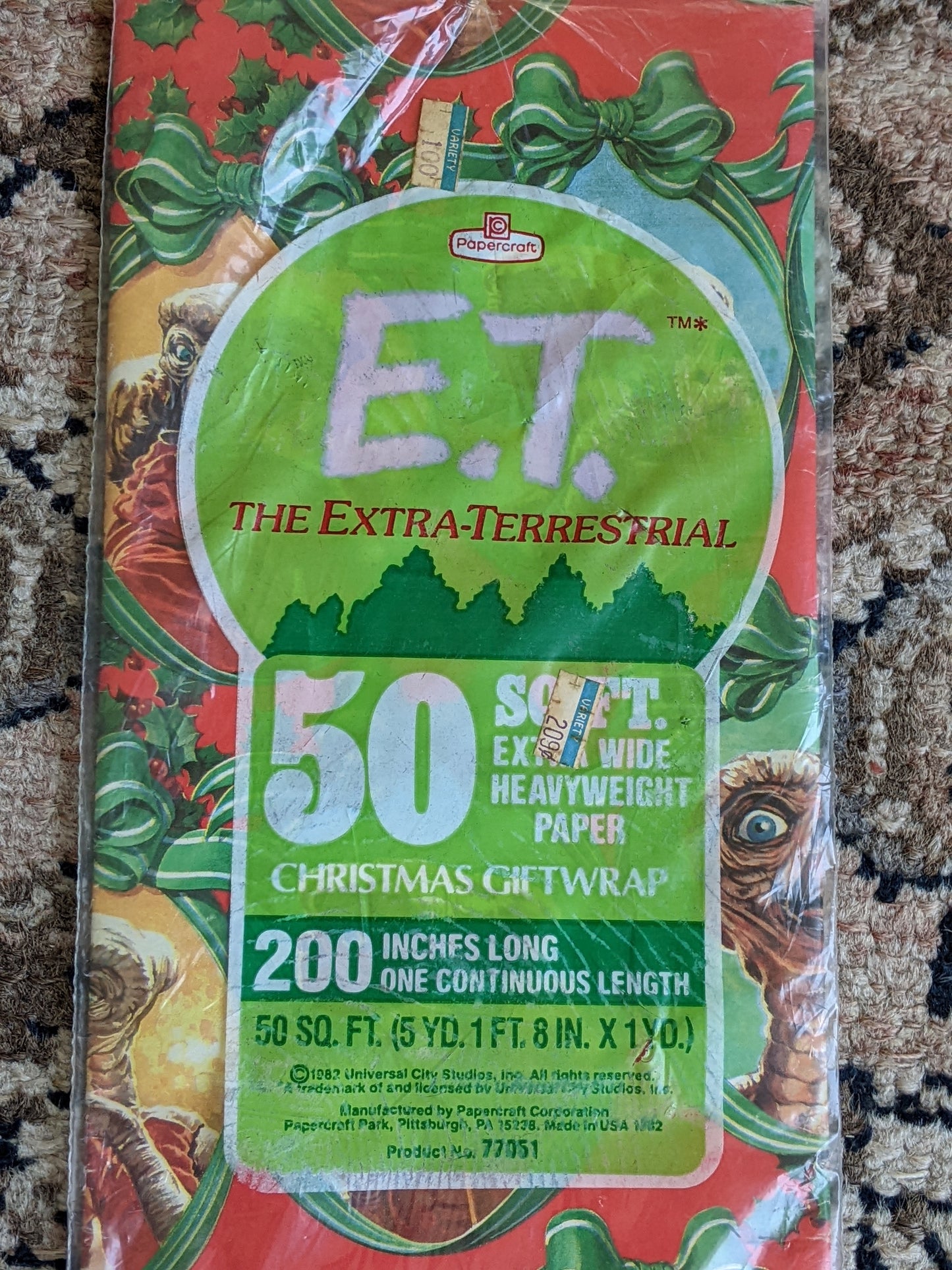 1982 E.T. The Extra-Terrestrial Christmas Gift Wrap Paper **New Old Stock