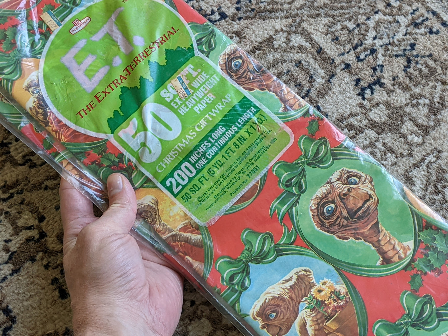 1982 E.T. The Extra-Terrestrial Christmas Gift Wrap Paper **New Old Stock