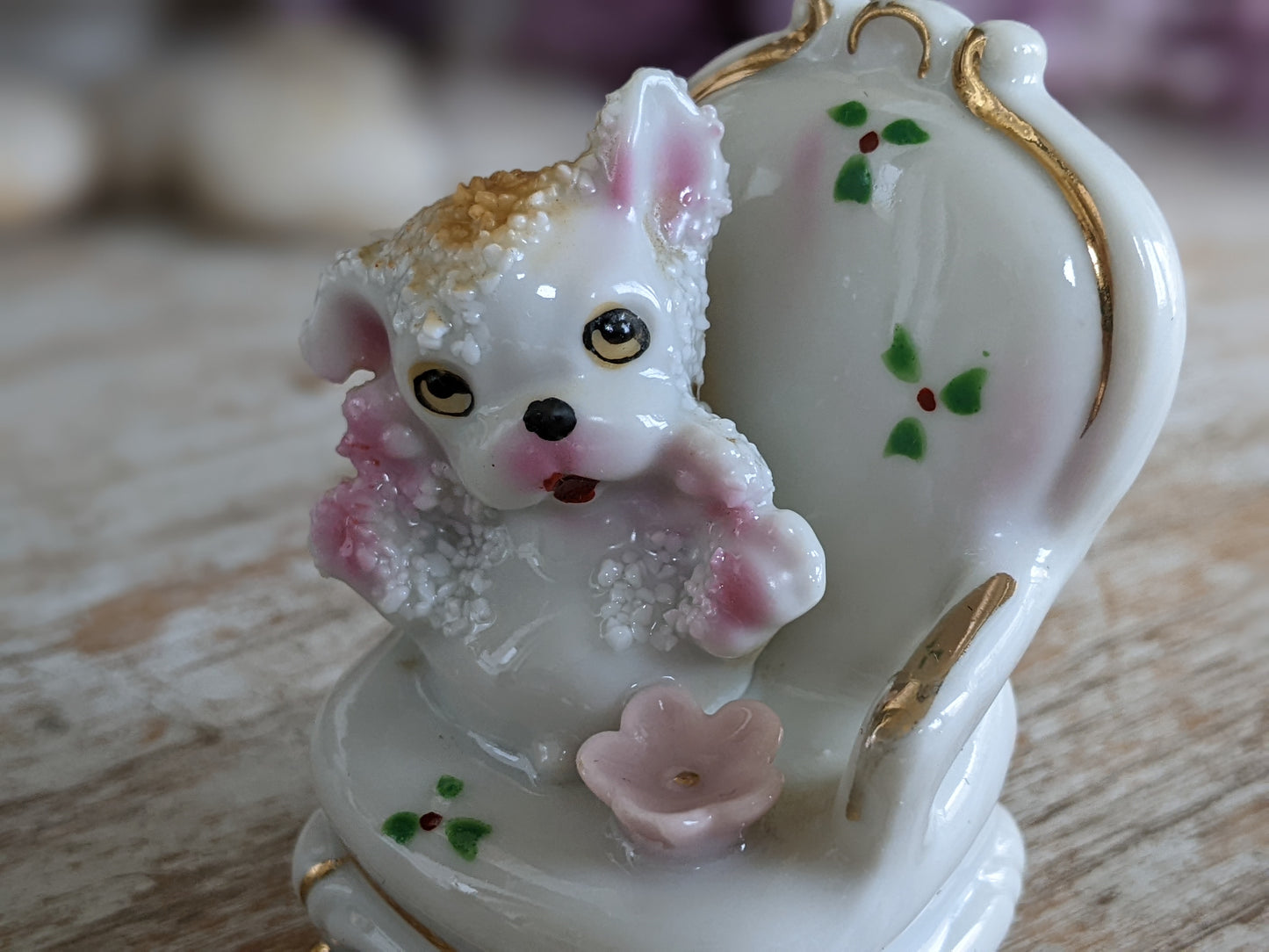 1950s Kitsch of Thrones Puppy Applied Flowers Victorian Chair Gold Highlights !! Made In Japan !! Adorable Mid-Century Vintage Gifts !!