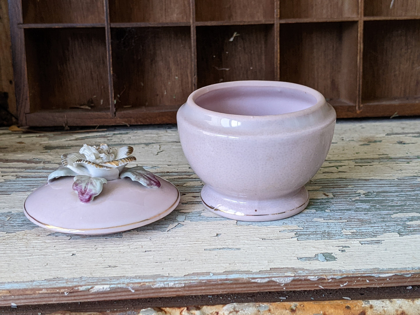 Vintage Pink Trinket Jar Box w Applied Flowers Gold Highlights Japan Mid-Century 7264