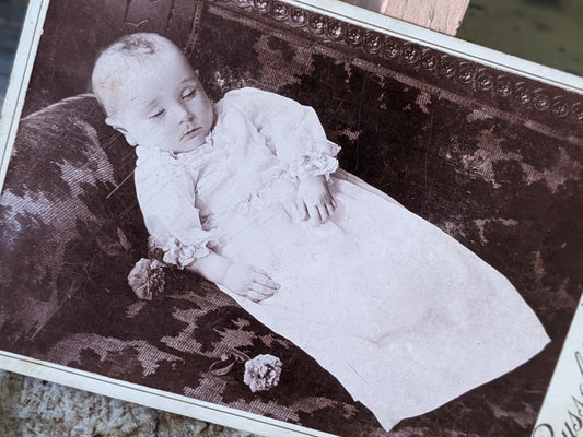 1800s Infant Post Mortem Victorian Era Photograph Vintage Original Cabinet Card Baby !! Beautiful Child !!