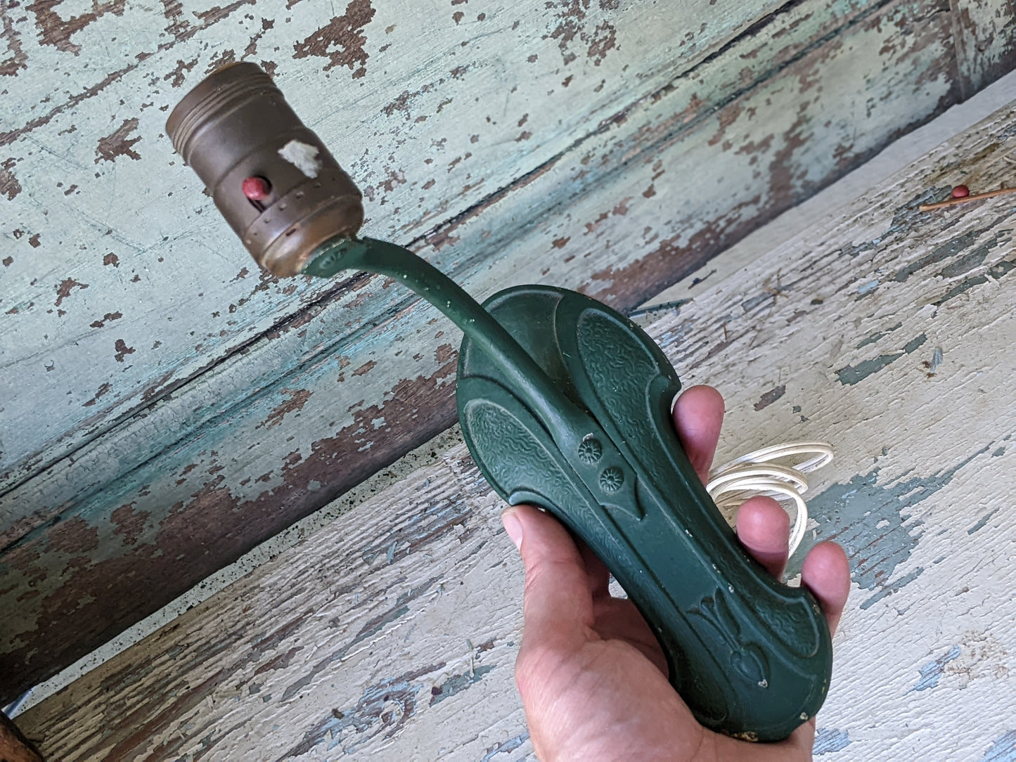 1930s Art Deco Wall Lamp Sconce Cast Aluminum Single Hunter Green Light !! Victorian Vintage Gifts !!