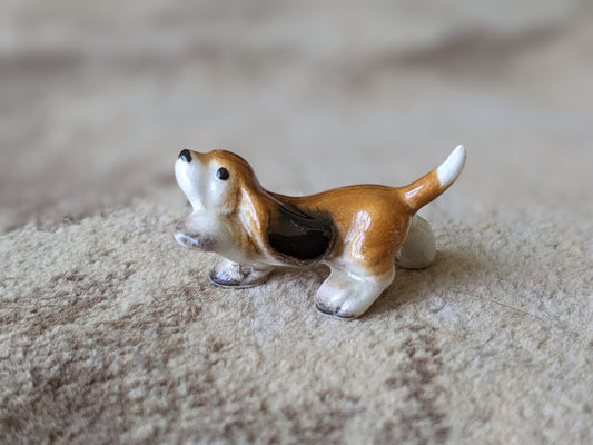 1970s Vintage Hagen Renaker Basset Hound Pup Porcelain Miniature No. 953 !! Perfect Gift For Dog Lovers !!