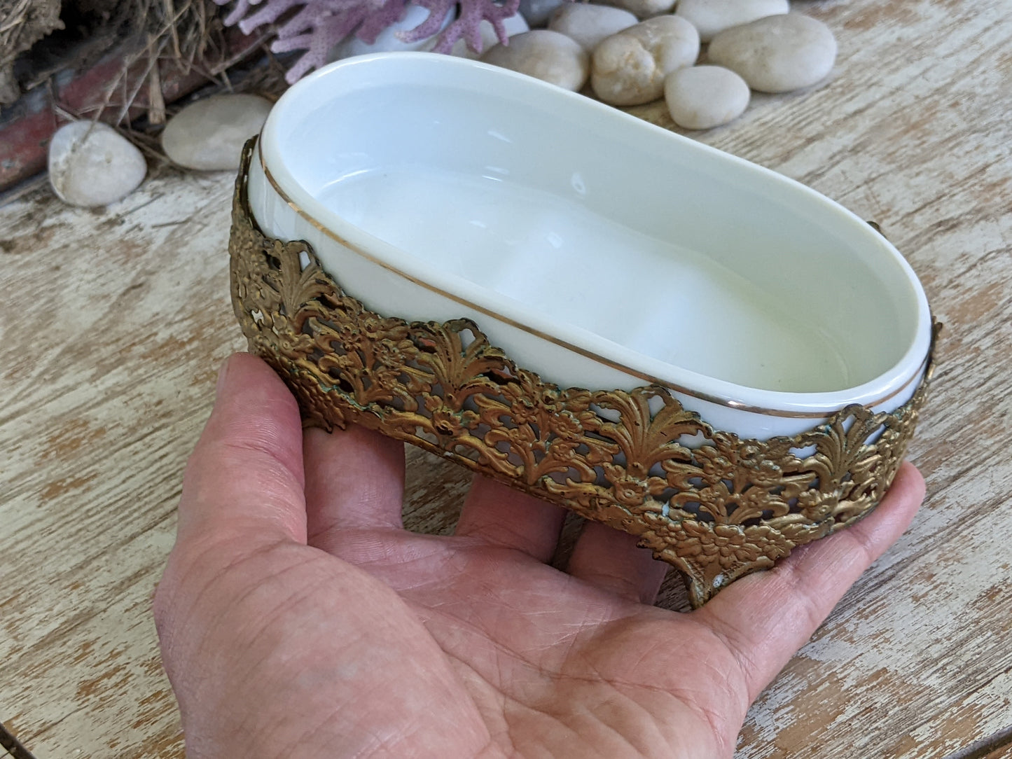 Vintage Soap Dish Holder Retro Porcelain Gold Finish Metal Footed Shell Bathroom Display Tray !! Vintage Decor Personal Spa !!