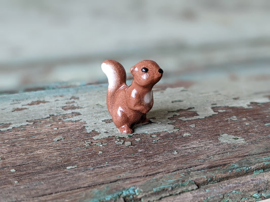 1970s Early Hagen Renaker Mini Squirrel Porcelain Miniature !! Rare Vintage Gifts & Collectibles !!