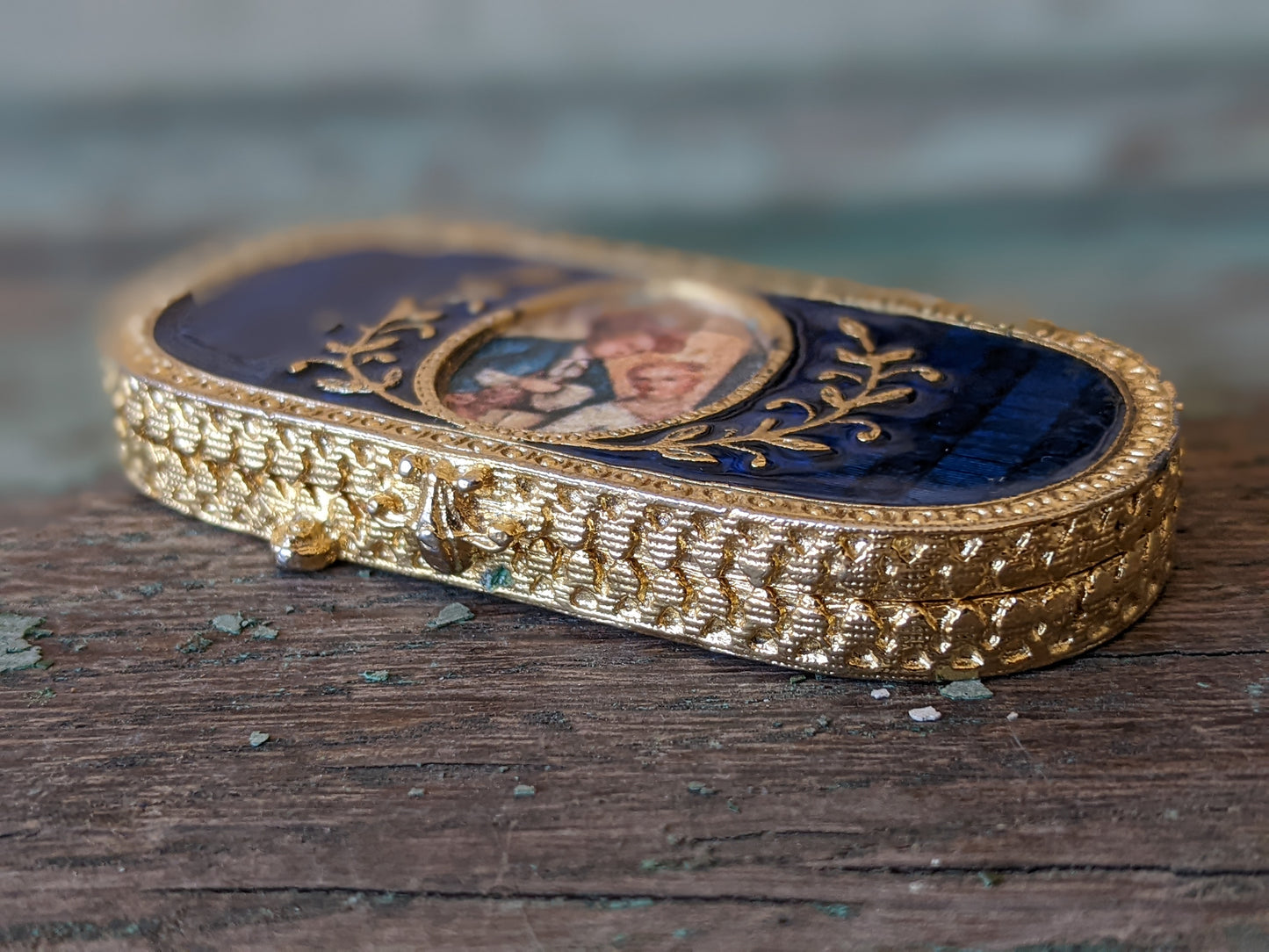 1970s Victorian Solid Perfume Keepsake By Estee Lauder ! Royal Blue Enamel Gold Compact Original Box ! Amazing Vintage Gifts & Collectibles