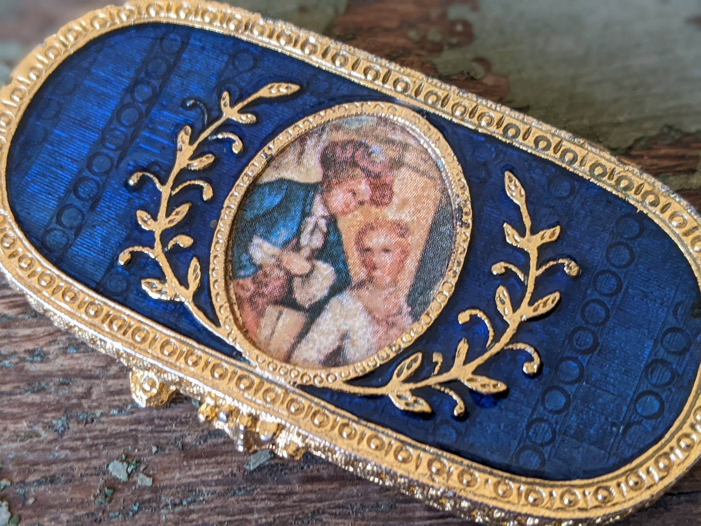 1970s Victorian Solid Perfume Keepsake By Estee Lauder ! Royal Blue Enamel Gold Compact Original Box ! Amazing Vintage Gifts & Collectibles