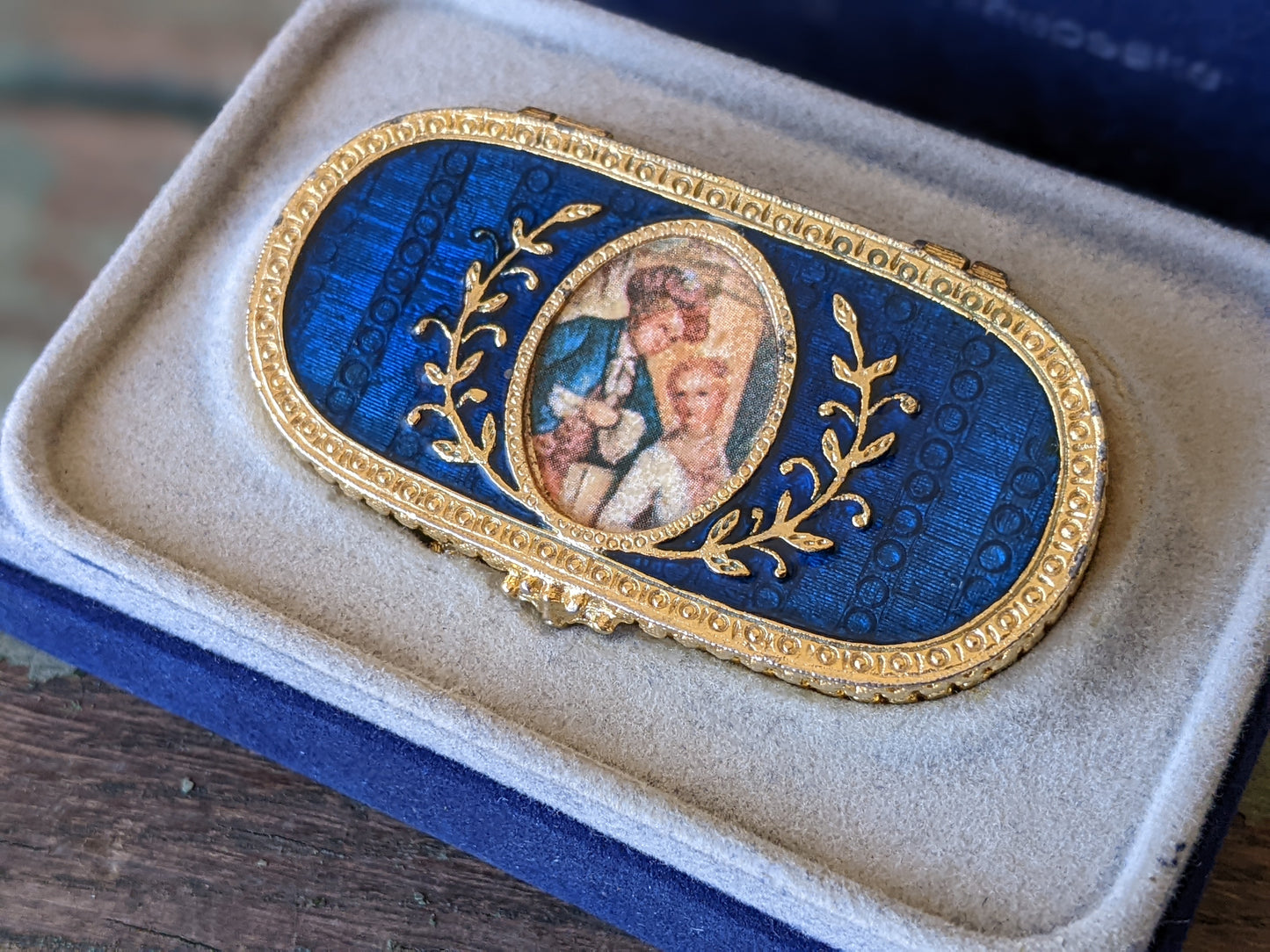 1970s Victorian Solid Perfume Keepsake By Estee Lauder ! Royal Blue Enamel Gold Compact Original Box ! Amazing Vintage Gifts & Collectibles