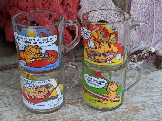 1978 Vintage Garfield Glasses by McDonalds Complete Set of 4 Mugs !! A Perfect Retro Gift