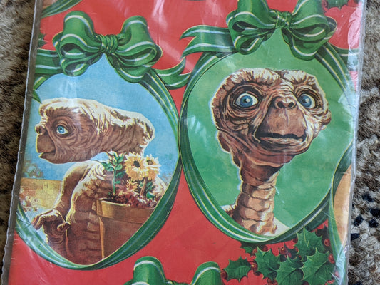 1982 E.T. The Extra-Terrestrial Christmas Gift Wrap Paper **New Old Stock